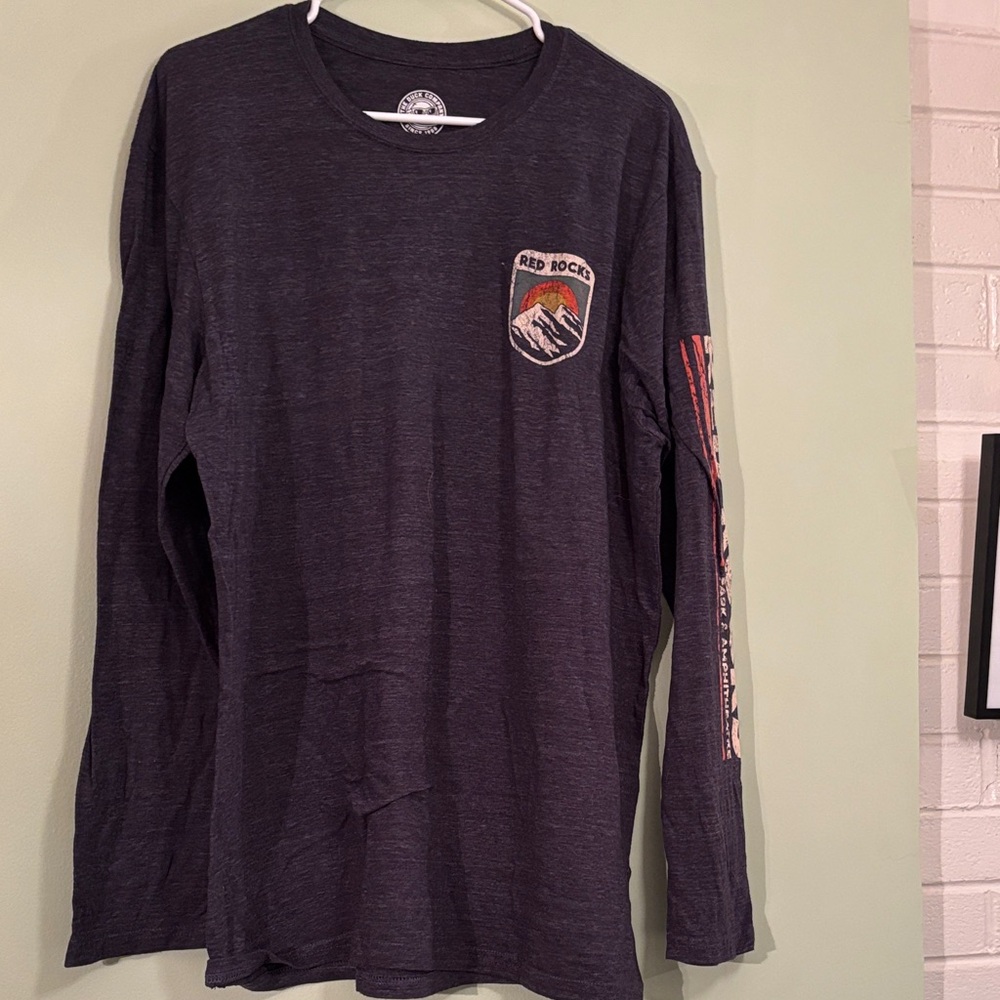 🎶Red Rock Long Sleeve Shirt men’s XL